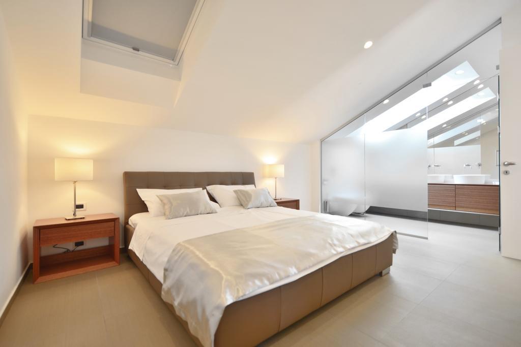 Chiponsky One - 5 Star Beachfront Property Bol Exterior foto