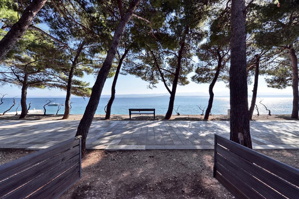 Chiponsky One - 5 Star Beachfront Property Bol Exterior foto